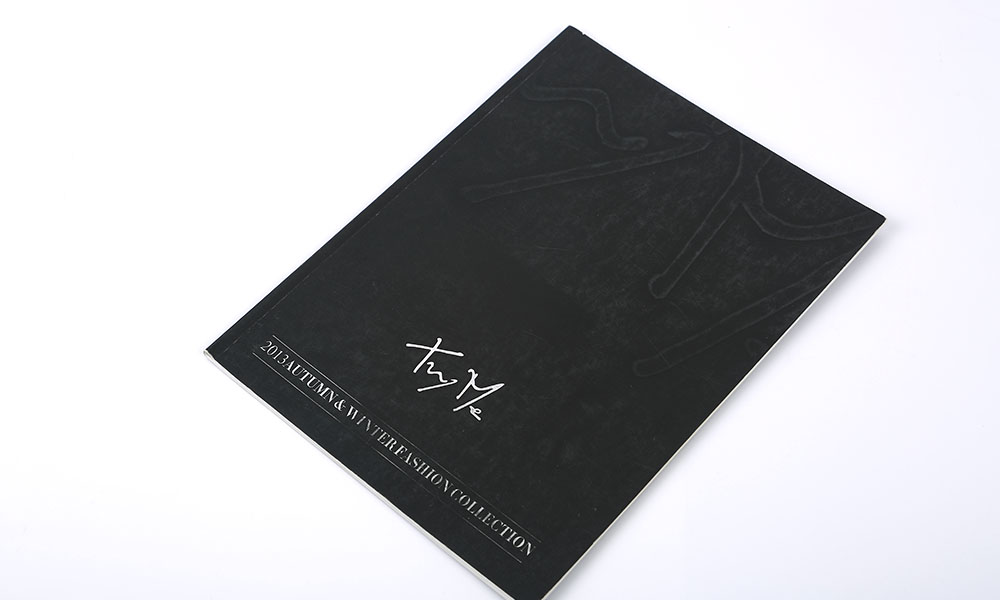 品牌服裝畫(huà)冊(cè)設(shè)計(jì)-服裝畫(huà)冊(cè)設(shè)計(jì)-服裝宣傳冊(cè)設(shè)計(jì) 品牌服裝畫(huà)冊(cè)設(shè)計(jì)-服裝畫(huà)冊(cè)設(shè)計(jì)-服裝宣傳冊(cè)設(shè)計(jì)